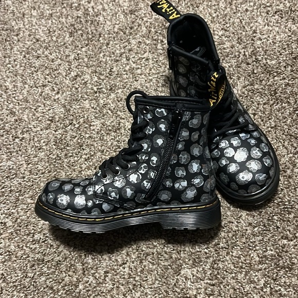 Dr. Martens 1460 Loud Leopard black Lace Up Boots Girls - Picture 3 of 5